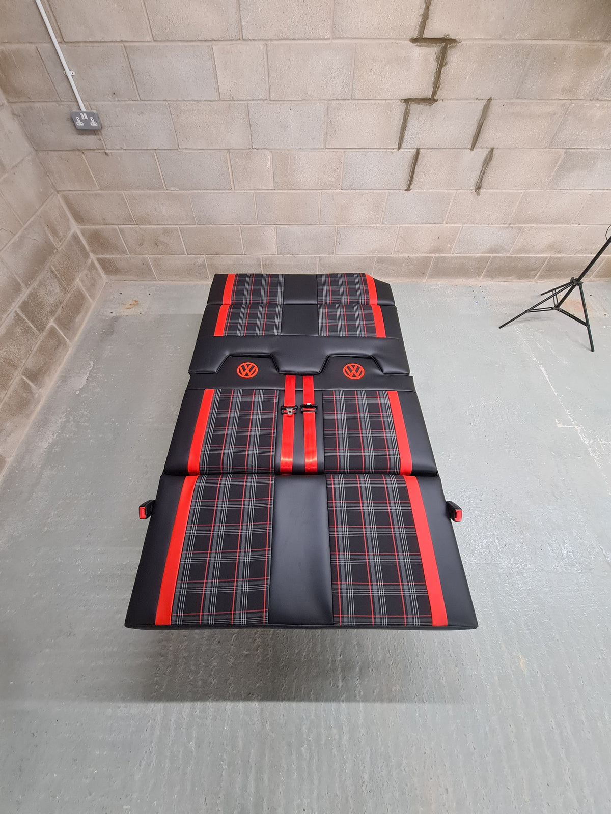 3/4 Rock and Roll Bed VW GTi Style